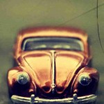 Volkswagen-Beetle-Toy-iPhone-5-wallpaper-ilikewallpaper_com